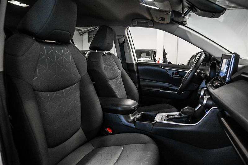 2022 Toyota RAV4 - Image 33