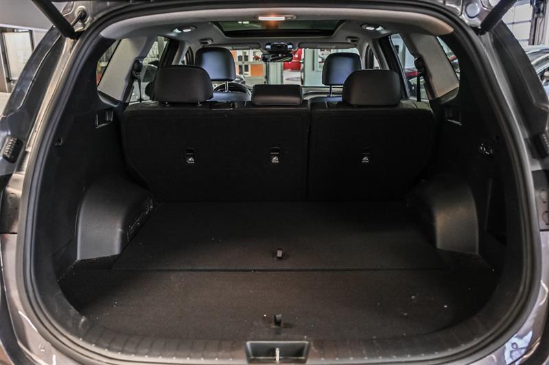 2023 Hyundai Santa Fe - Image 18