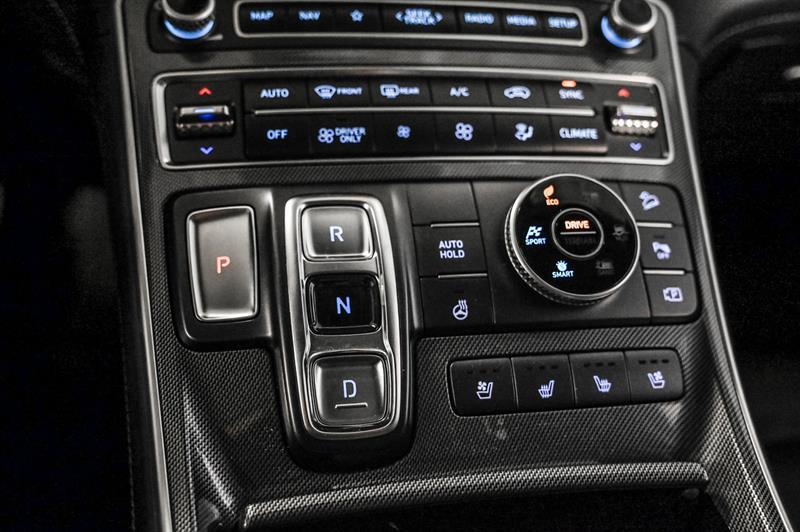 2023 Hyundai Santa Fe - Image 27