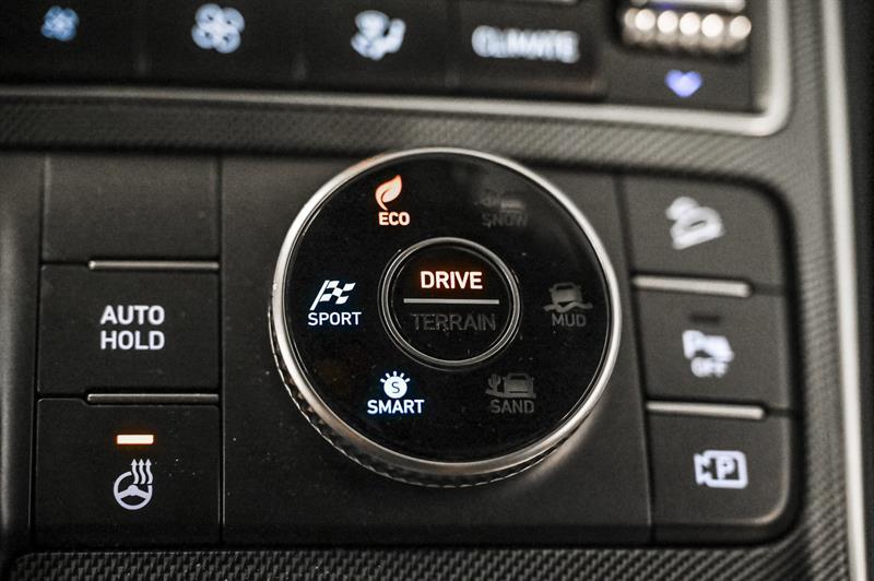 2023 Hyundai Santa Fe - Image 29