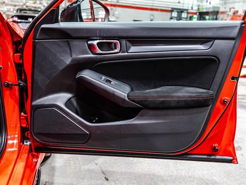 2025 Honda Civic - Image 16