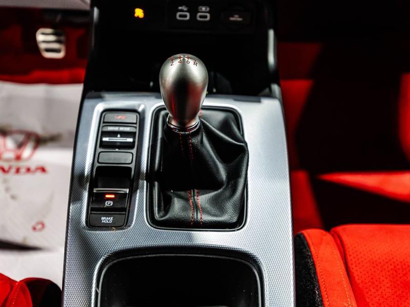 2025 Honda Civic - Image 25