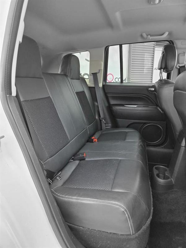 2015 Jeep Compass - Image 12