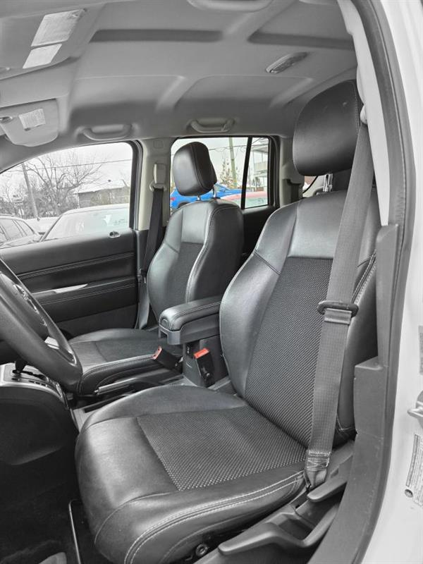 2015 Jeep Compass - Image 16