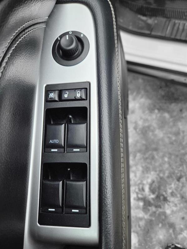 2015 Jeep Compass - Image 17