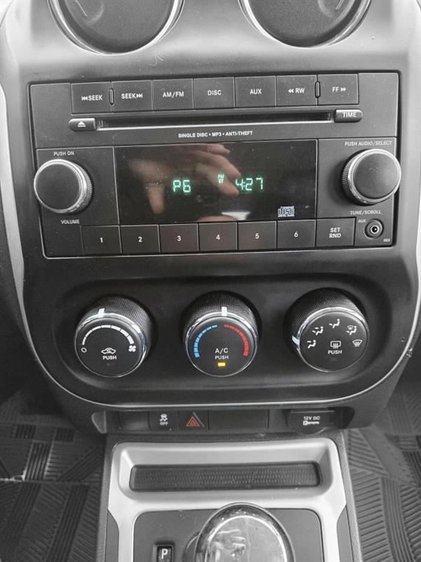 2015 Jeep Compass - Image 21