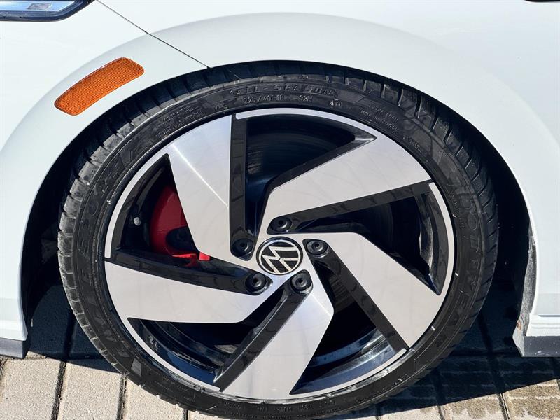volkswagen GTI 2023 - 13
