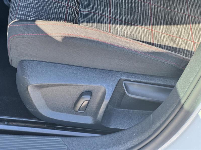 volkswagen GTI 2023 - 18