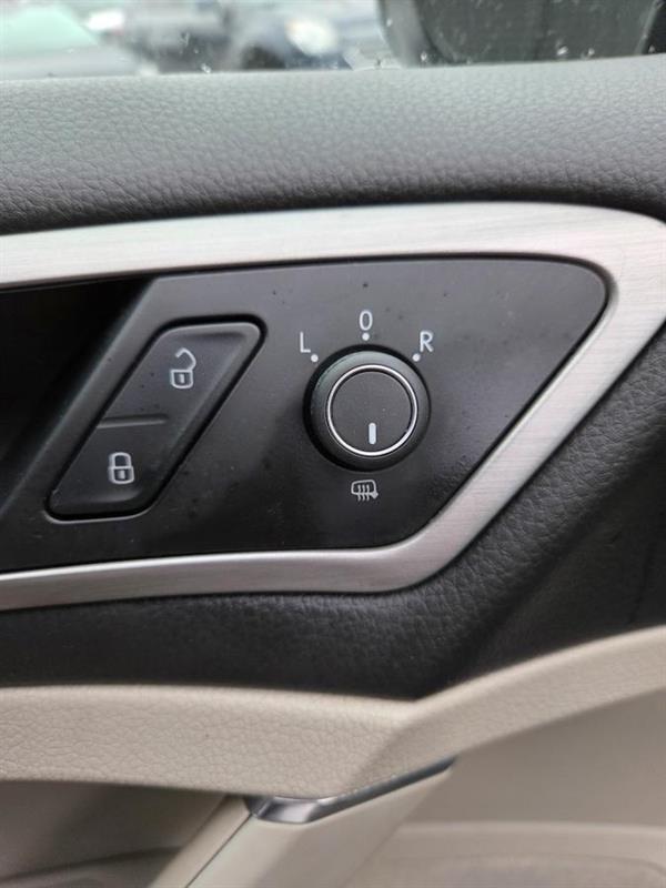 2016 Volkswagen Golf - Image 18