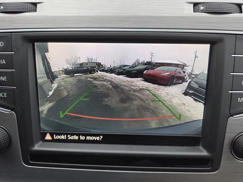 2016 Volkswagen Golf - Image 24