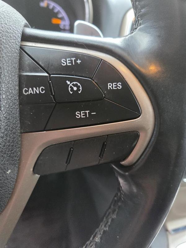 2016 Jeep Grand Cherokee - Image 19