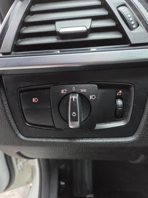 2015 Bmw 3 Series - Image 17