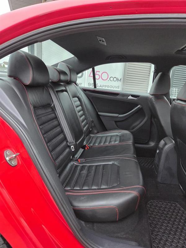 2017 Volkswagen Jetta - Image 12