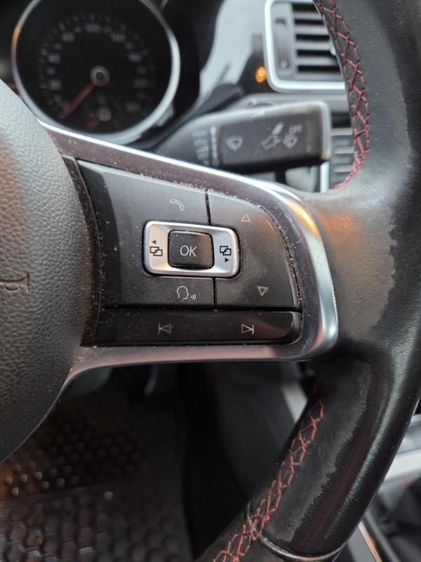 2017 Volkswagen Jetta - Image 19