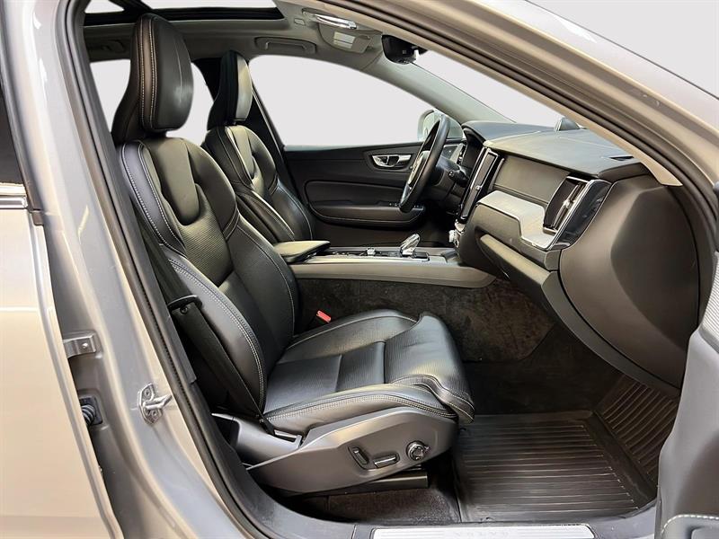 volvo XC60 2022 - 8