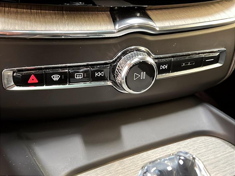 volvo XC60 2022 - 17
