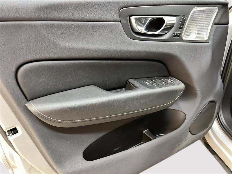 volvo XC60 2022 - 26