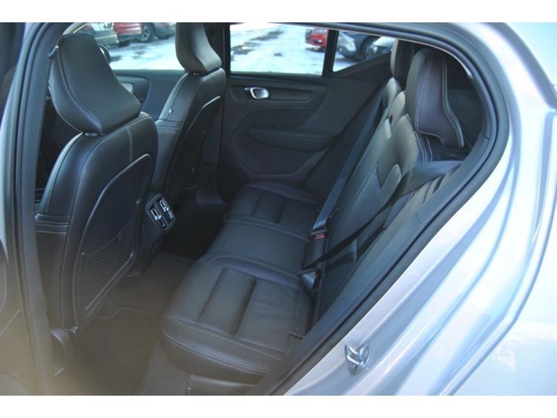 2023 Volvo C40 - Image 10