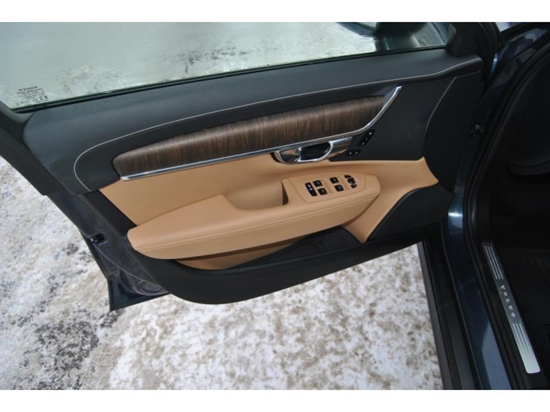 2022 Volvo V90 - Image 12