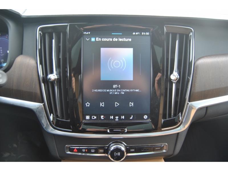 2022 Volvo V90 - Image 19