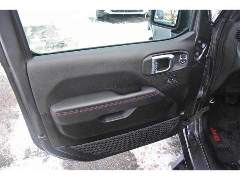 2022 Jeep Gladiator - Image 11