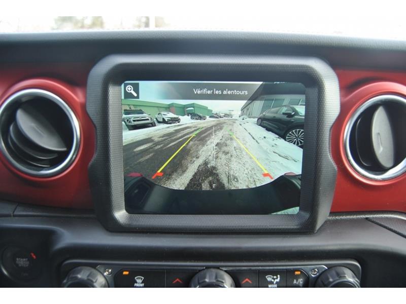 2022 Jeep Gladiator - Image 19