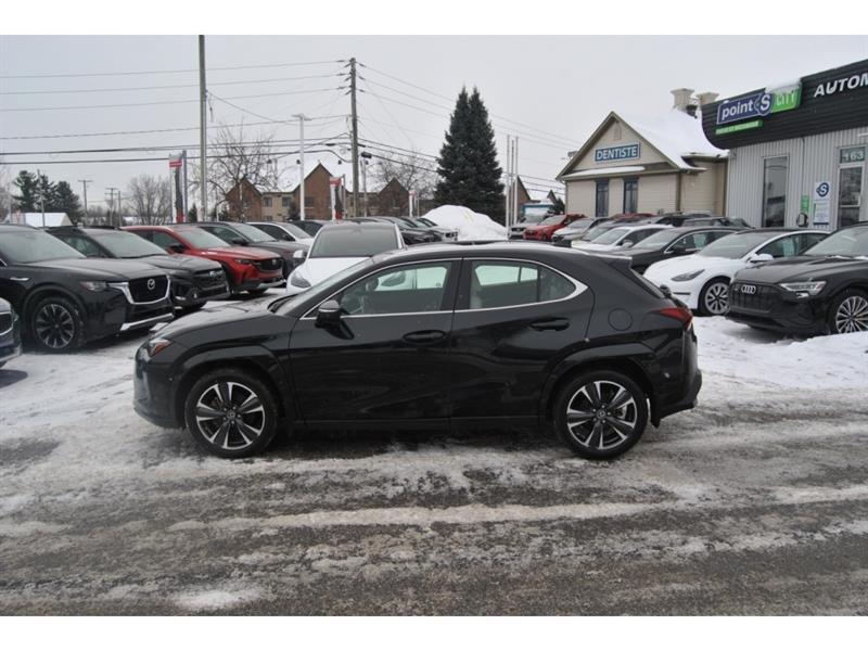 2024 Lexus UX - Image 2