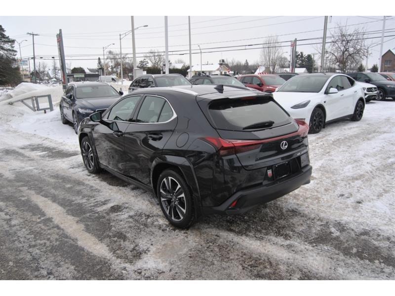 2024 Lexus UX - Image 3