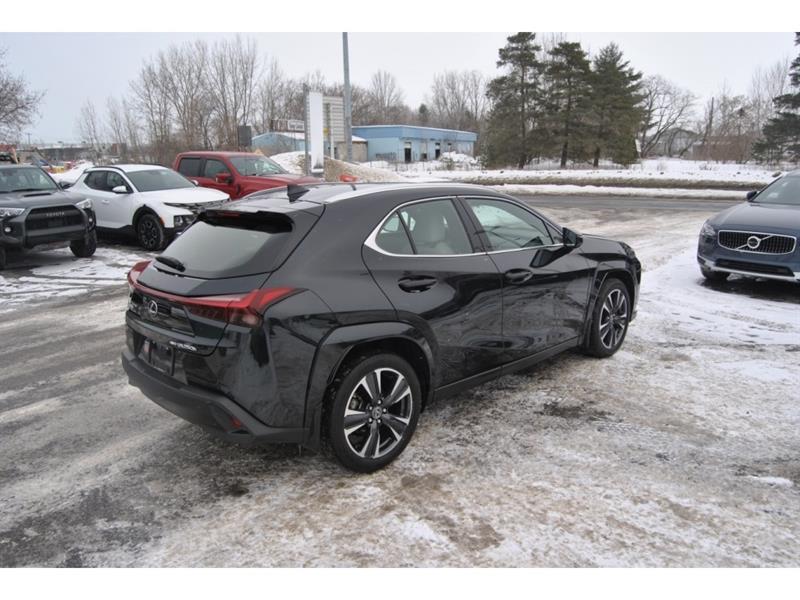 2024 Lexus UX - Image 5