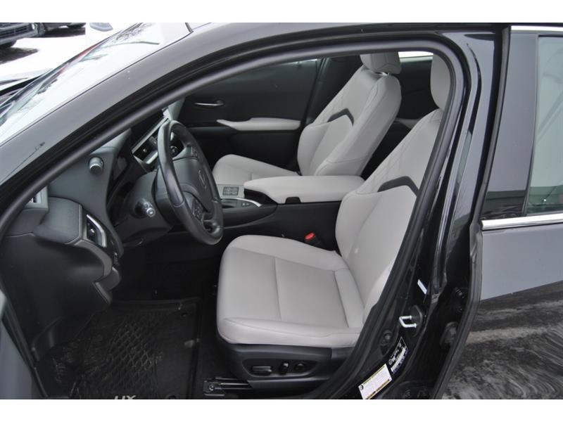 2024 Lexus UX - Image 9