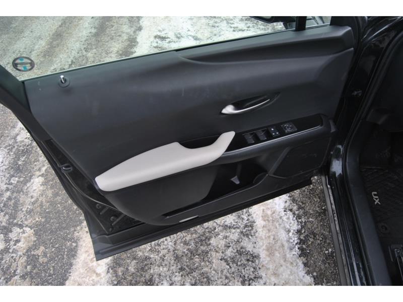 2024 Lexus UX - Image 12