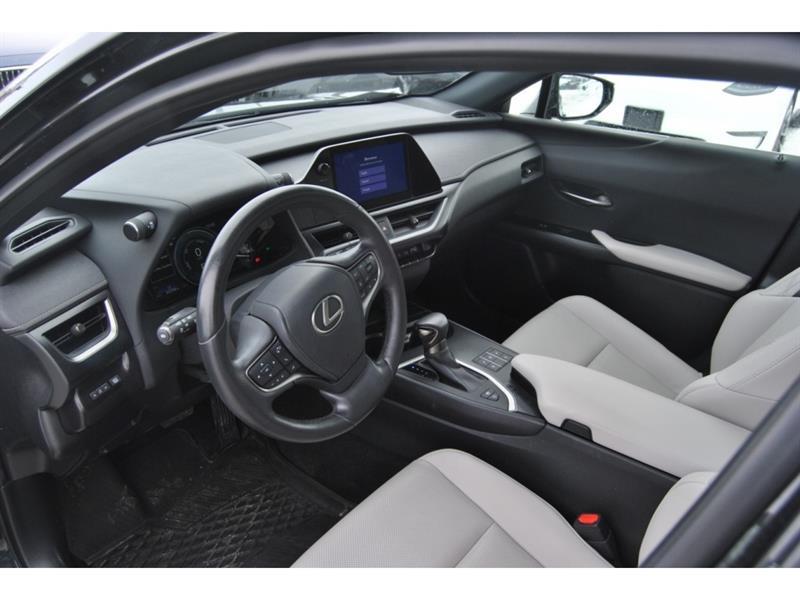 2024 Lexus UX - Image 13