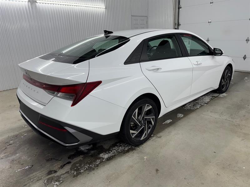 2024 Hyundai Elantra - Image 4