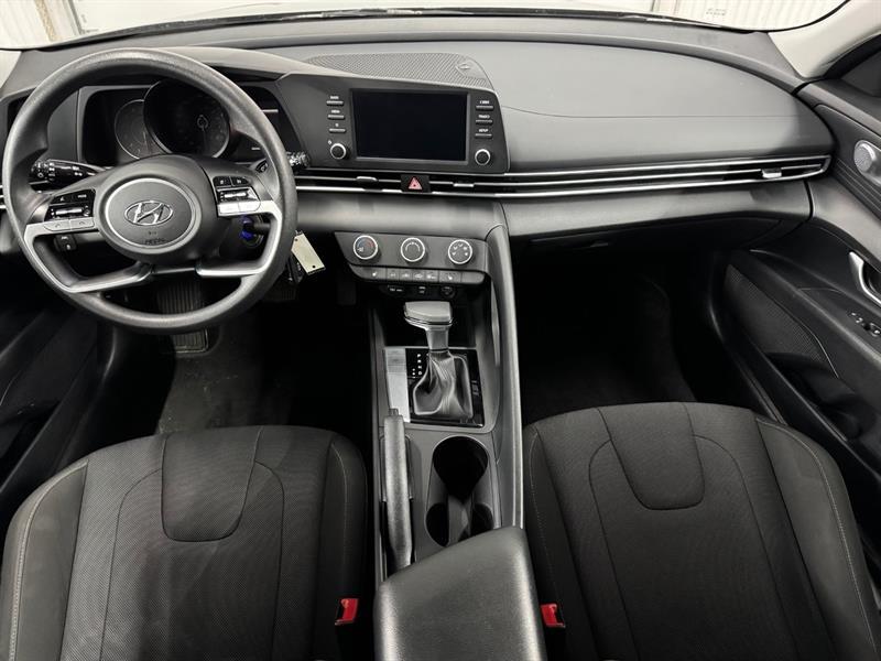 2022 Hyundai Elantra - Image 8