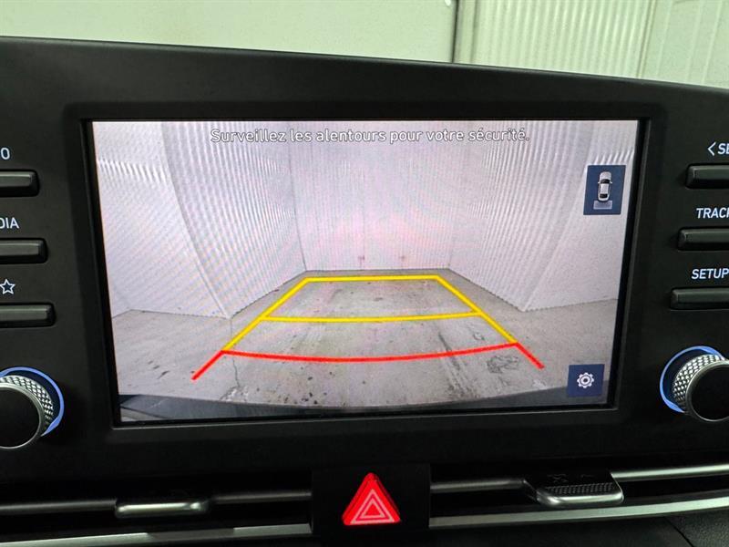 2022 Hyundai Elantra - Image 11