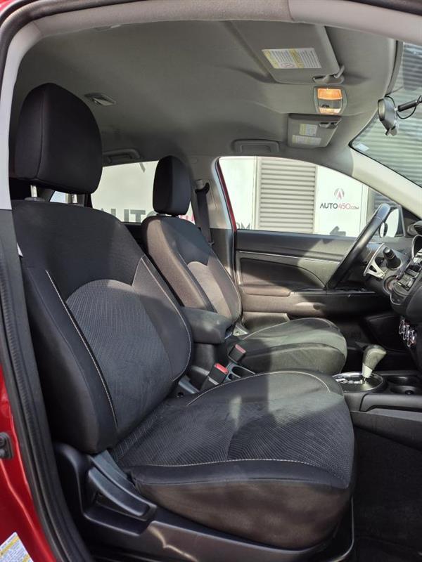 2015 Mitsubishi RVR - Image 11