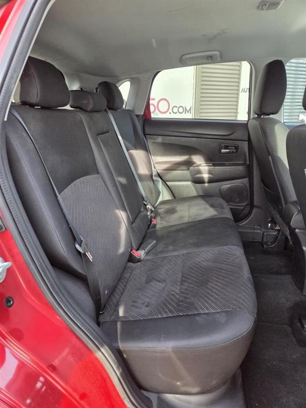 2015 Mitsubishi RVR - Image 12