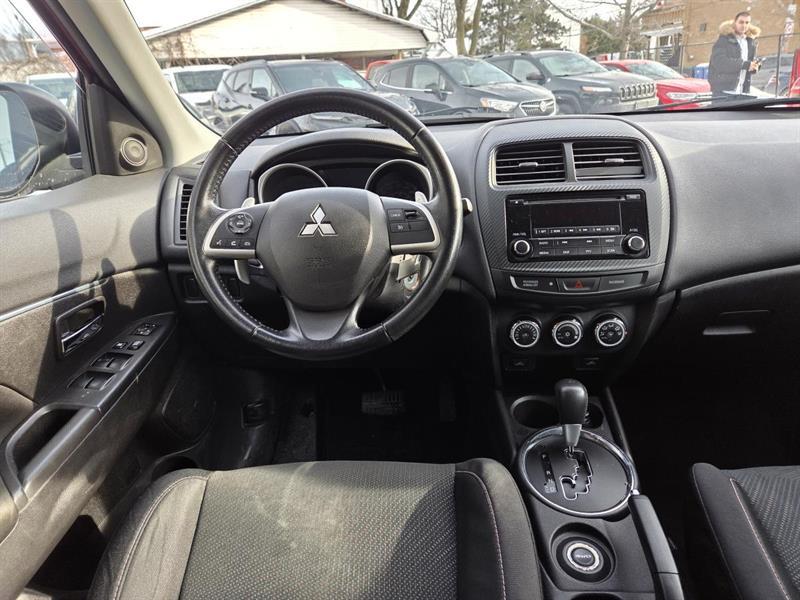 2015 Mitsubishi RVR - Image 14