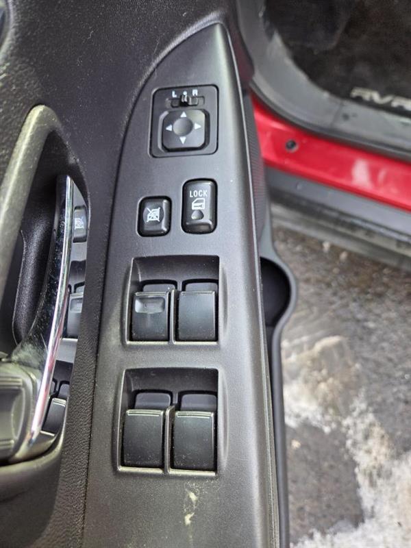 2015 Mitsubishi RVR - Image 17