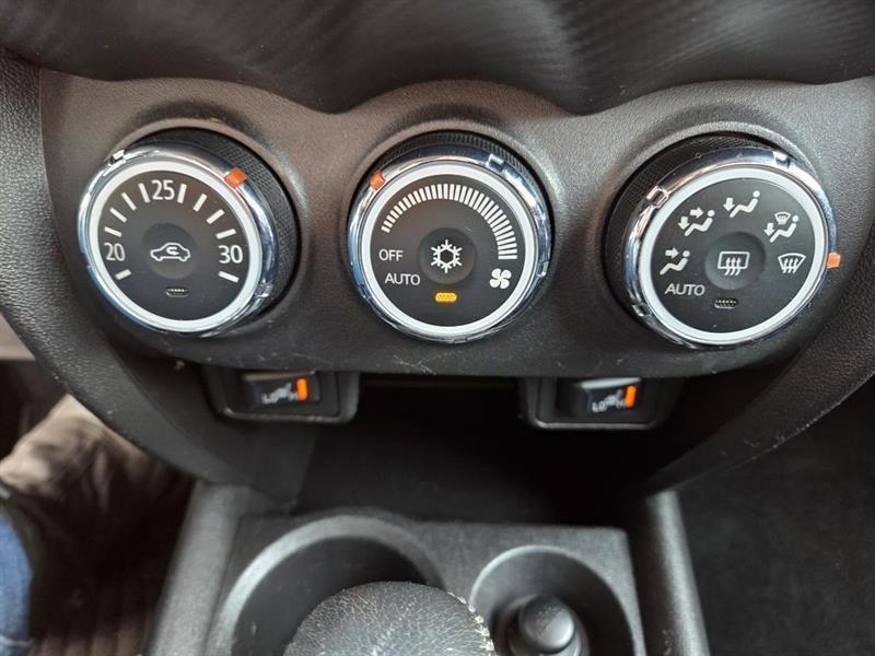 2015 Mitsubishi RVR - Image 20