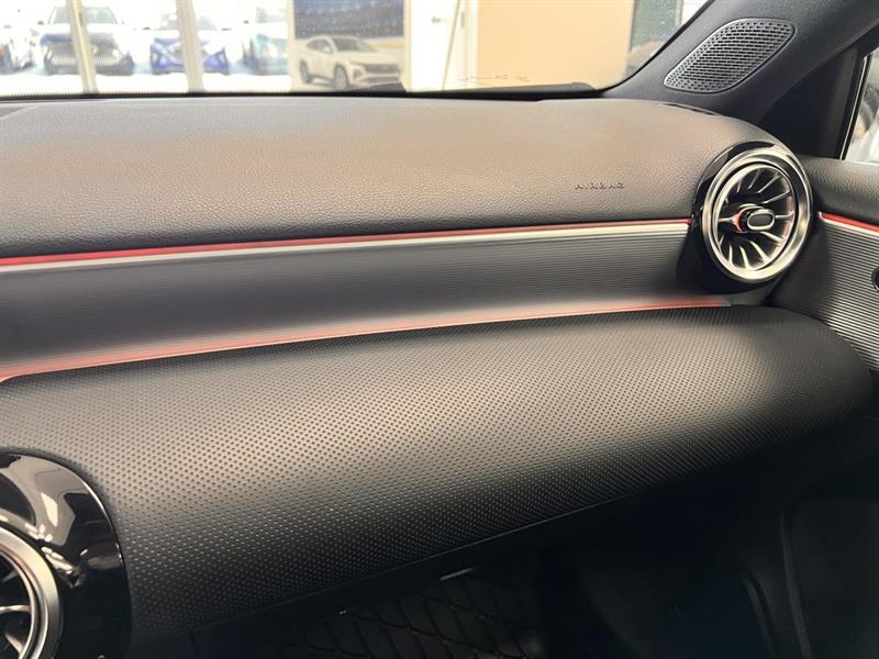 mercedes-benz A 250 2022 - 29