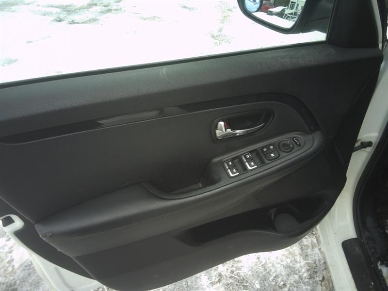 kia Rondo 2014 - 9