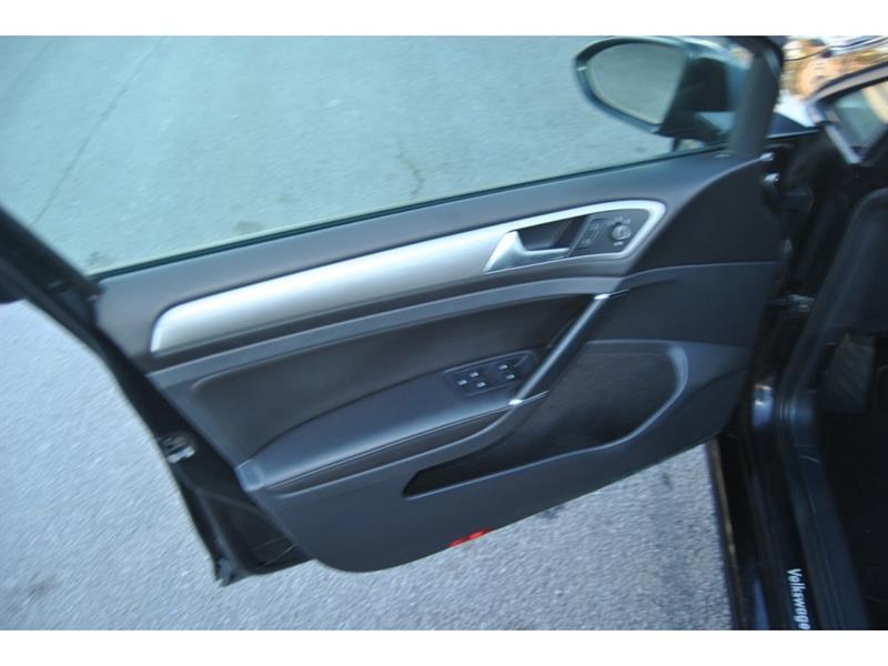 2017 Volkswagen Golf - Image 12