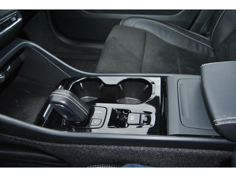 2022 Volvo C40 - Image 22