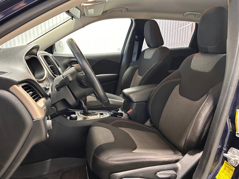 2015 Jeep Grand Cherokee - Image 12