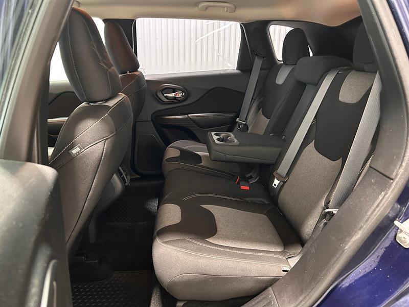 2015 Jeep Grand Cherokee - Image 15