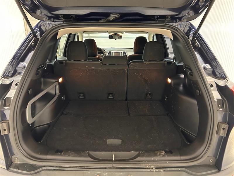 2015 Jeep Grand Cherokee - Image 16