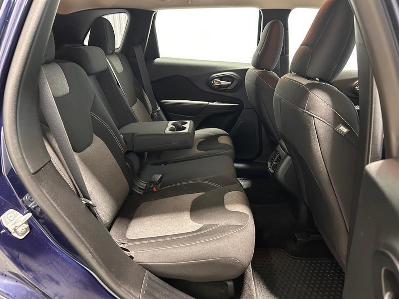 2015 Jeep Grand Cherokee - Image 17