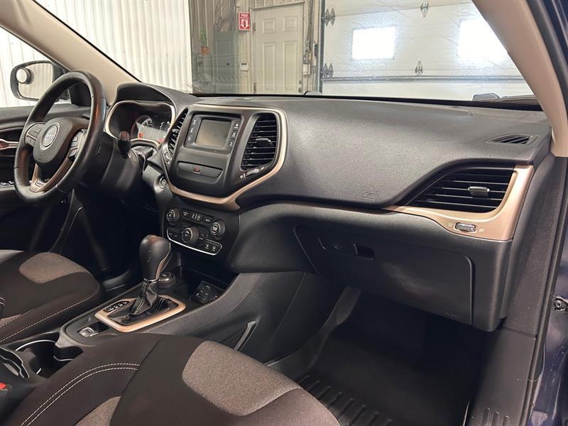 2015 Jeep Grand Cherokee - Image 19