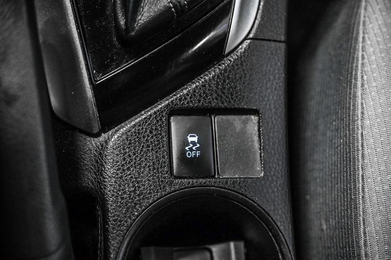 2017 Toyota Corolla - Image 21